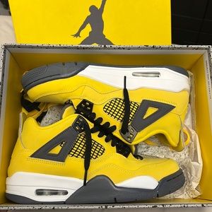 2021 Air Jordan 4 Retro ‘Lightning’ 6.5Y